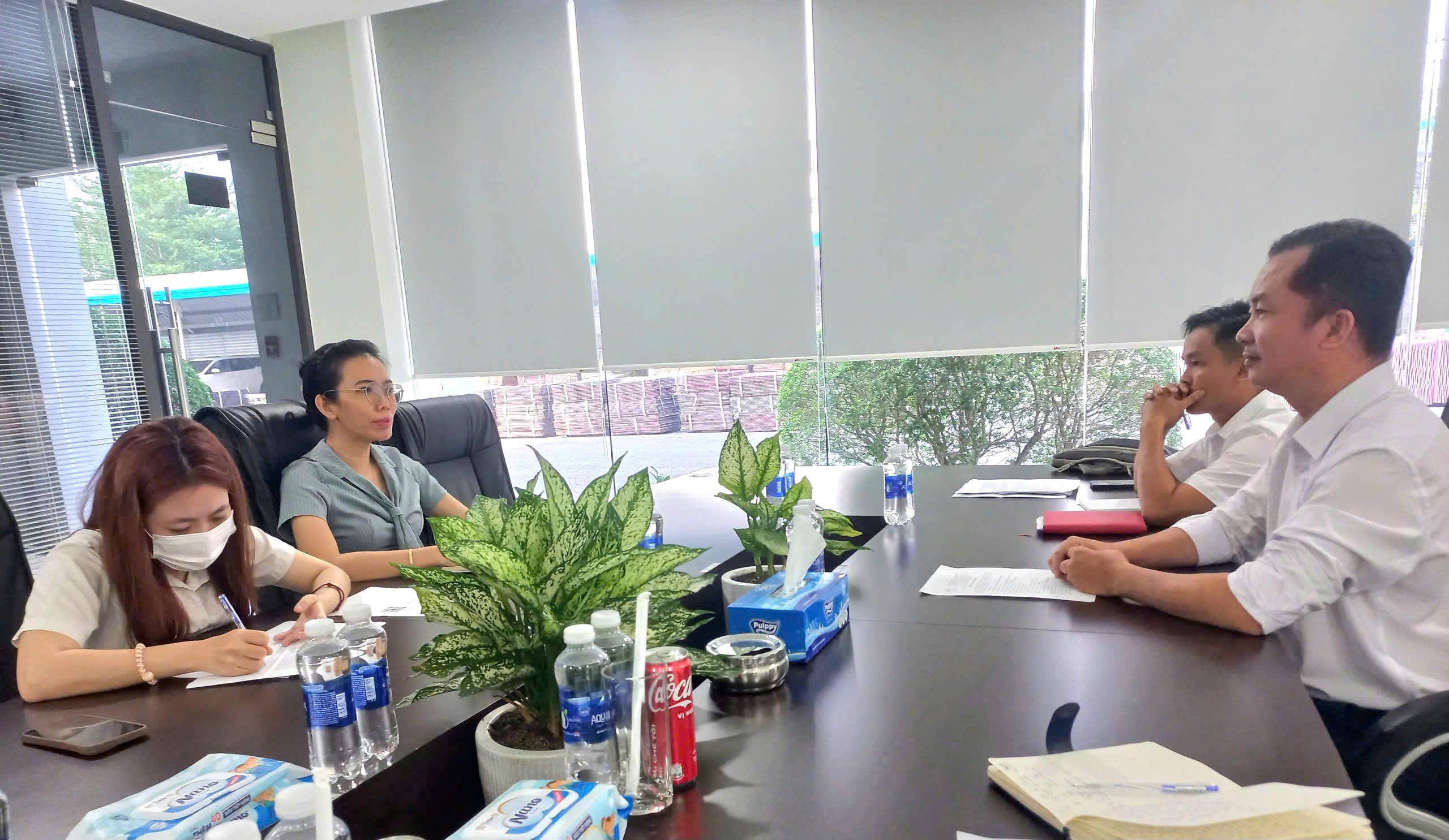 Không chỉ tìm việc, người lao động đang tìm một công việc “đáng để gắn bó”